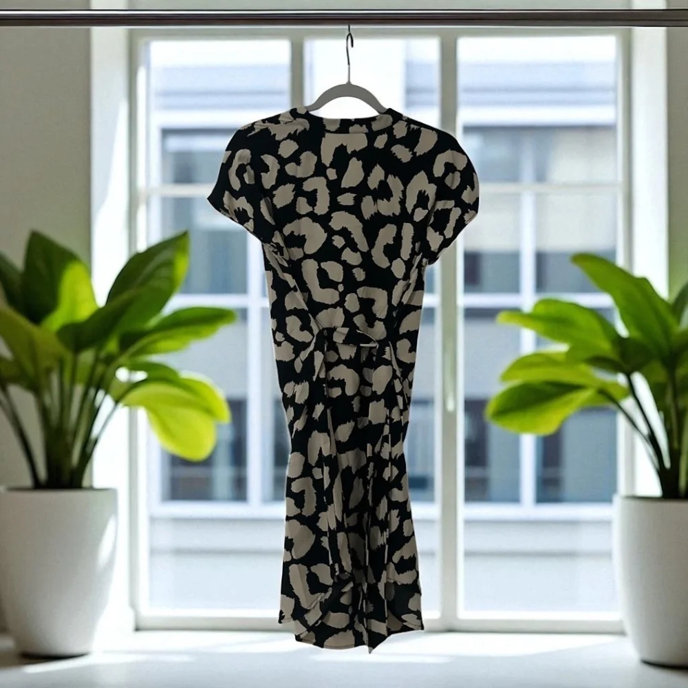 Emery Rose Black & Beige Animal Print Tie-Waist Dress Size S - Picture 2 of 3